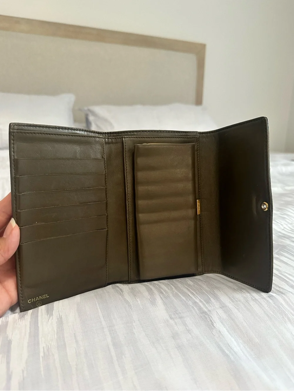 Chanel Vintage Olive Green Leather Wallet with Gold CC Logo